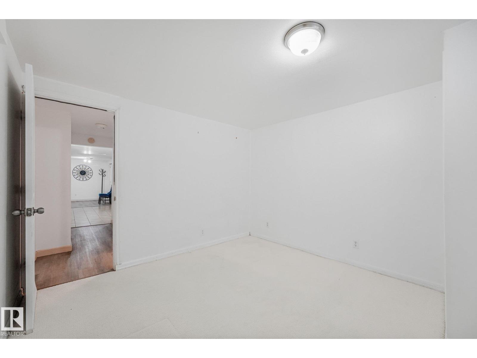 5914 91 Av Nw Property Photo 41