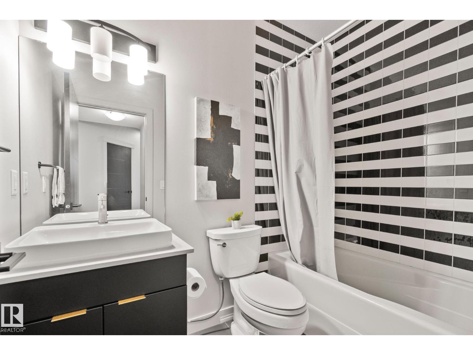9724 223 St Nw Property Photo 14