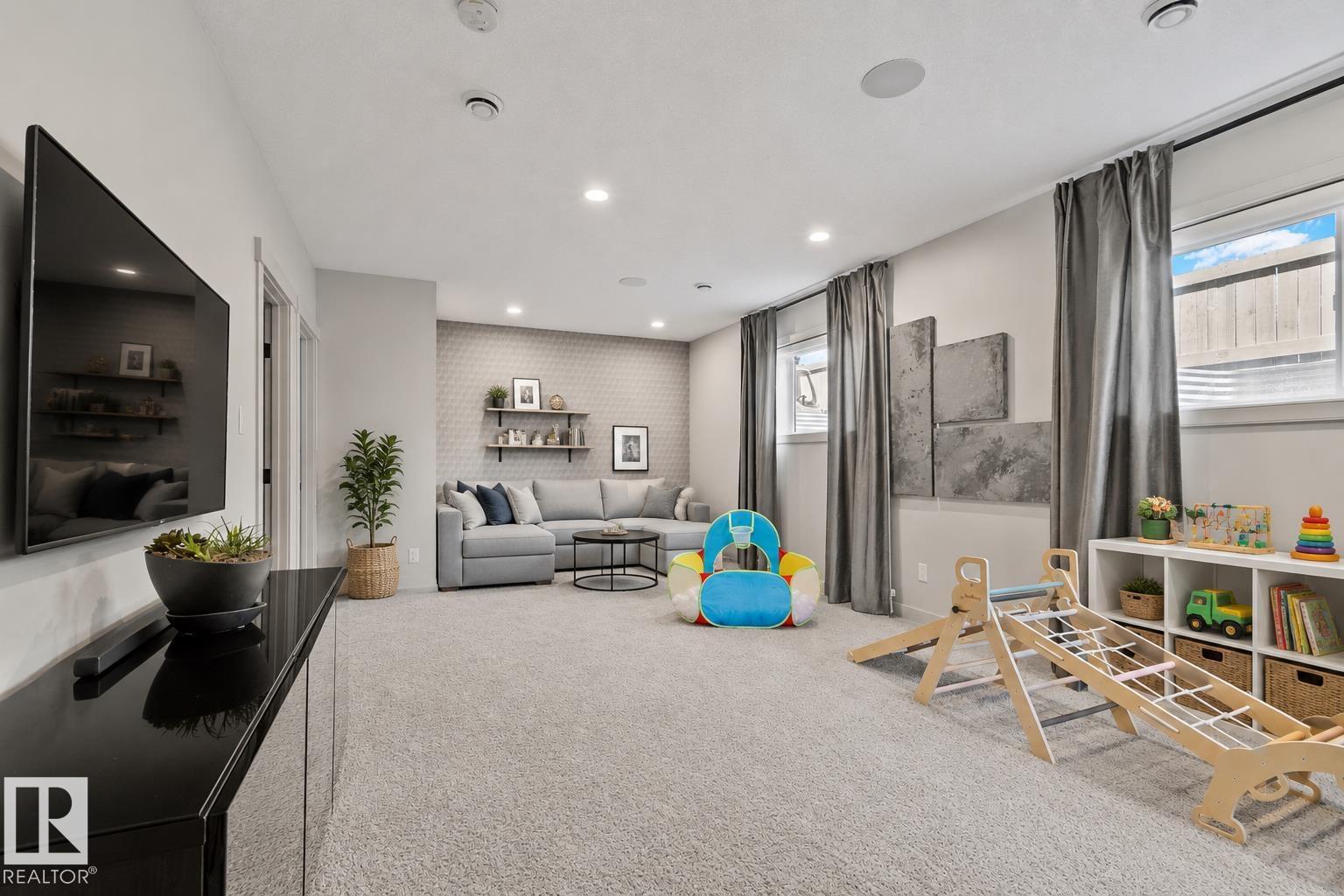 9724 223 St Nw Property Photo 19