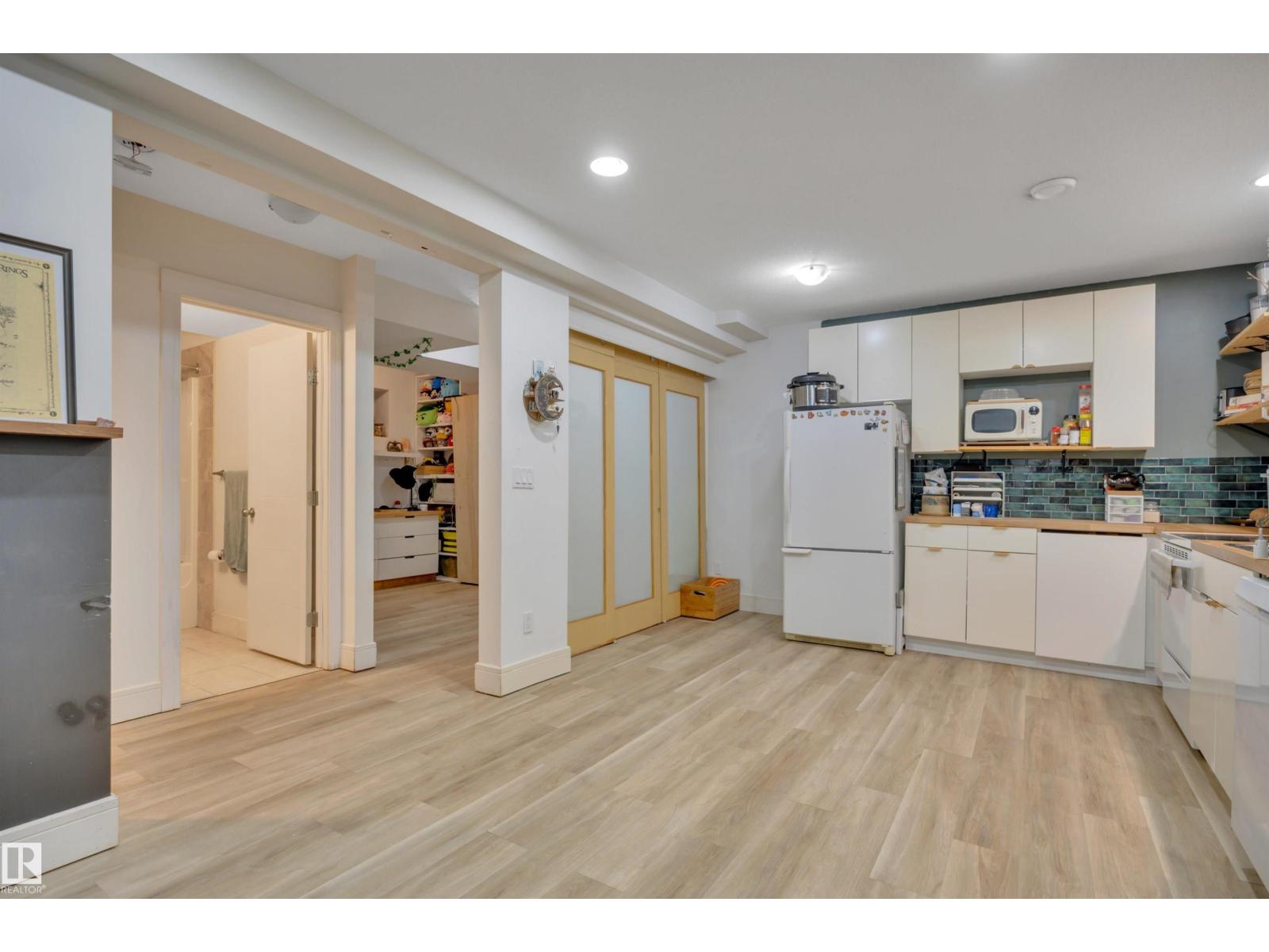 12205 112 Av Nw Property Photo 32