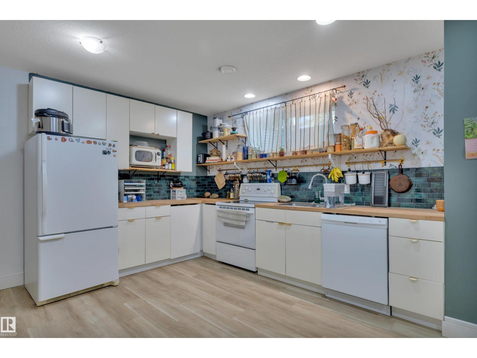 12205 112 Av Nw Property Photo 35