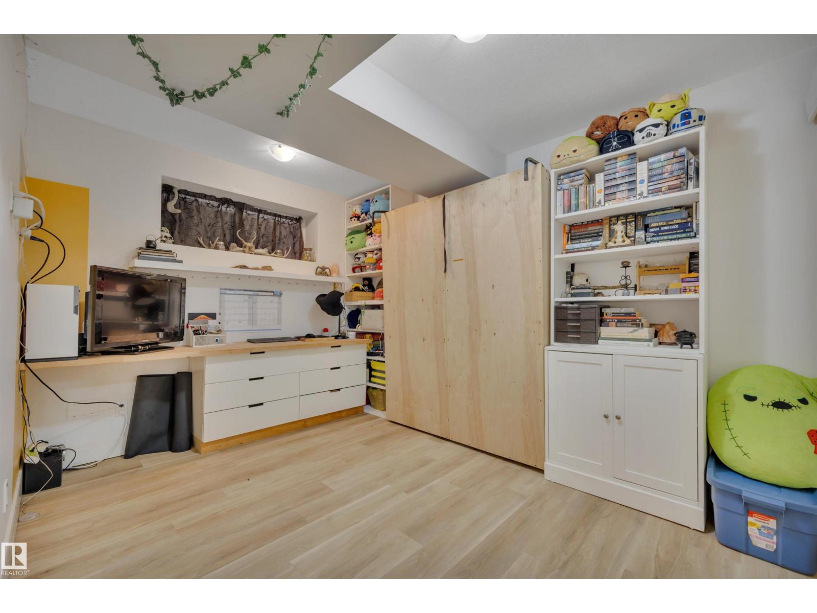 12205 112 Av Nw Property Photo 37