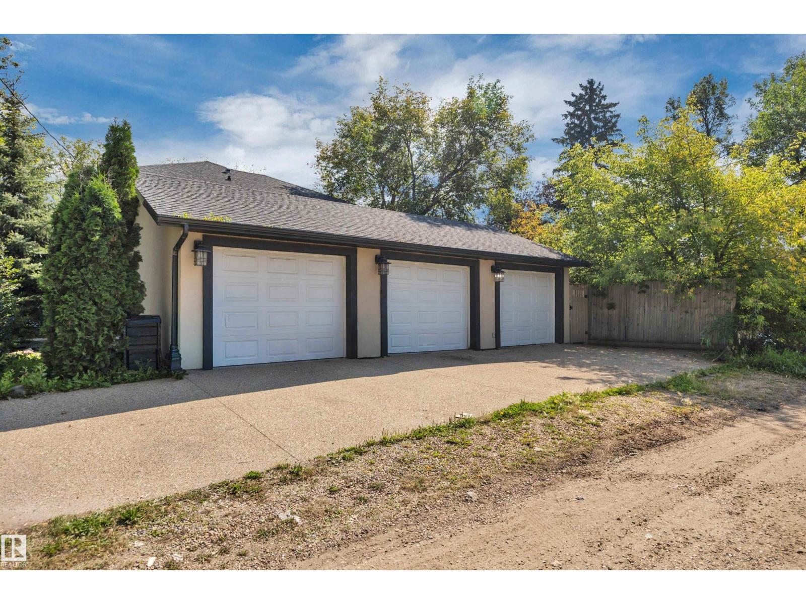 12205 112 Av Nw Property Photo 54
