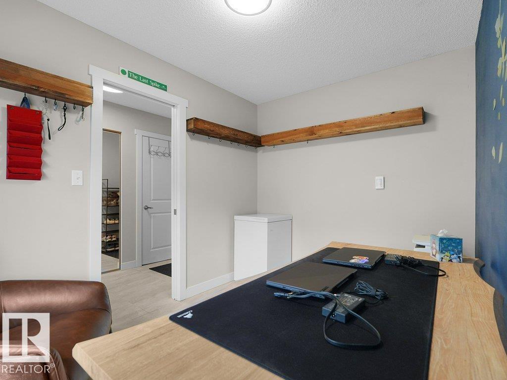 #32 1005 Graydon Hill Bv Sw Property Photo 14