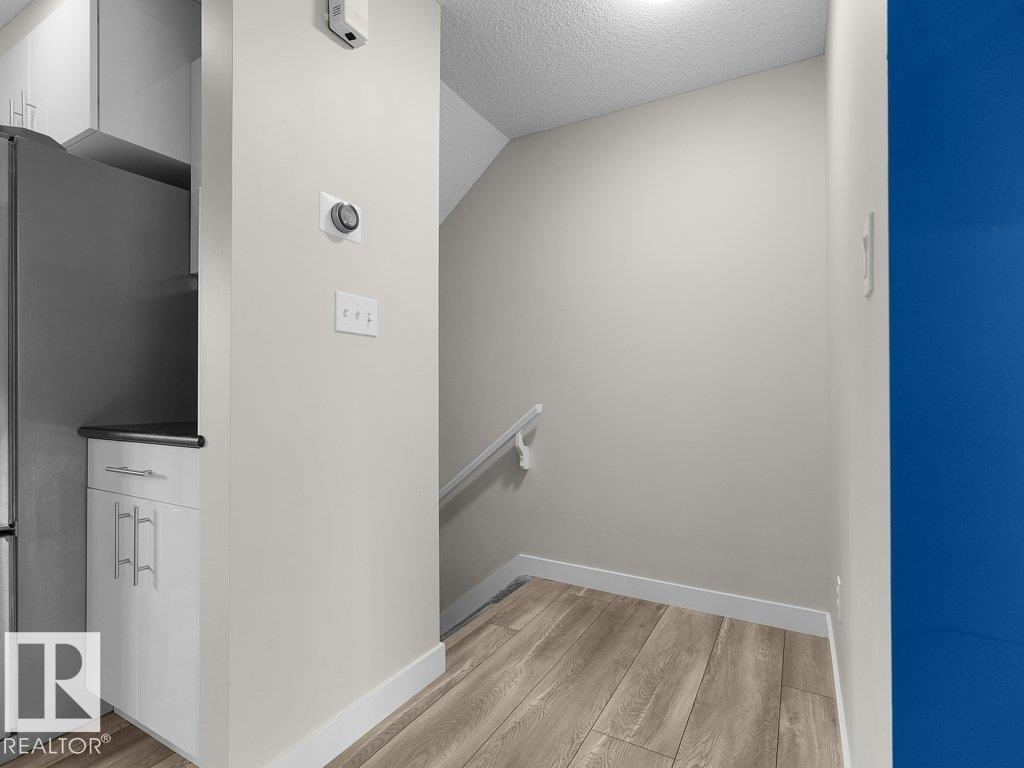 #32 1005 Graydon Hill Bv Sw Property Photo 16