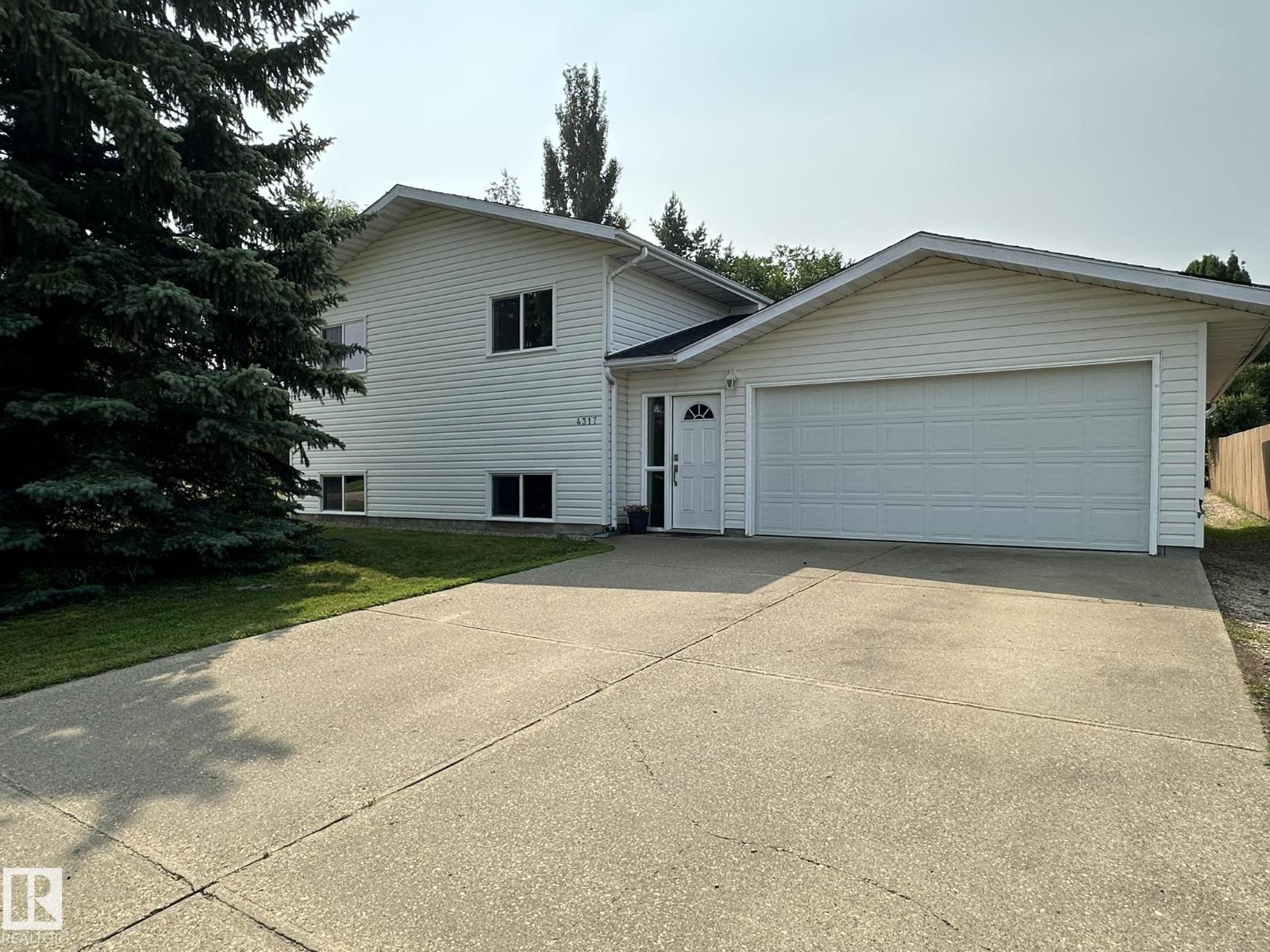 4317 & 4309 54 Av Property Photo 1