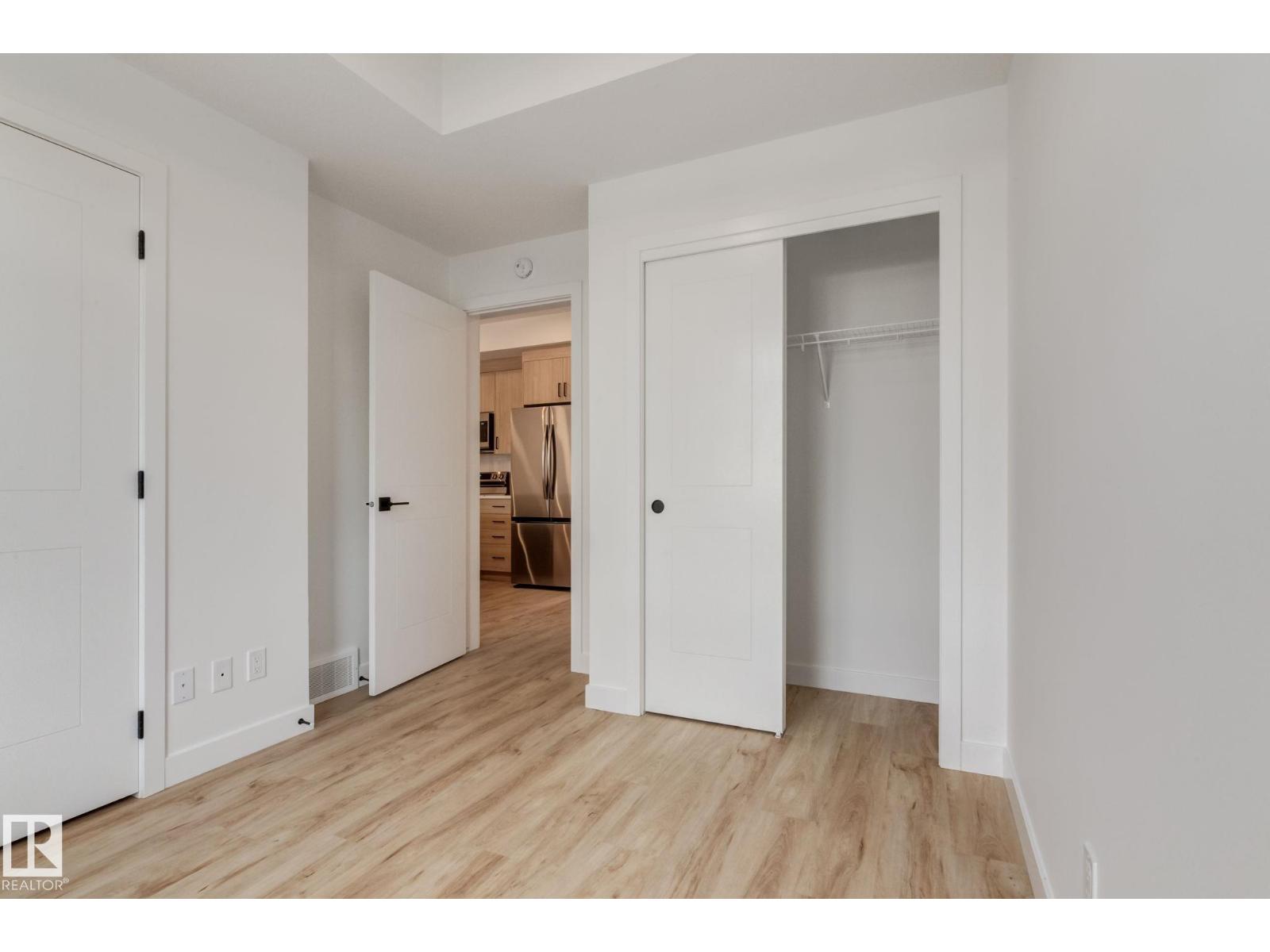 #1 16231 19 Av Sw Property Photo 12
