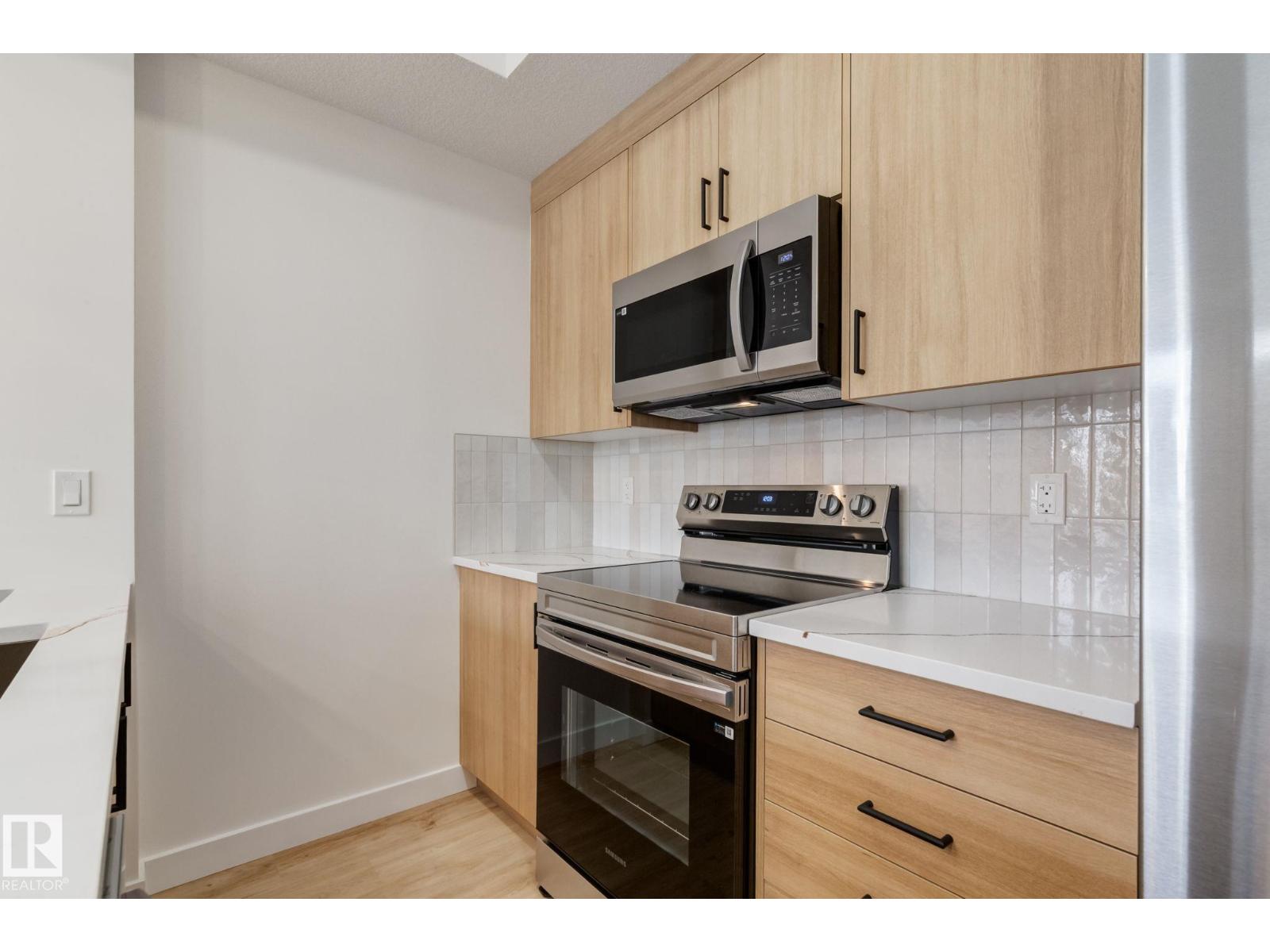 #1 16231 19 Av Sw Property Photo 18