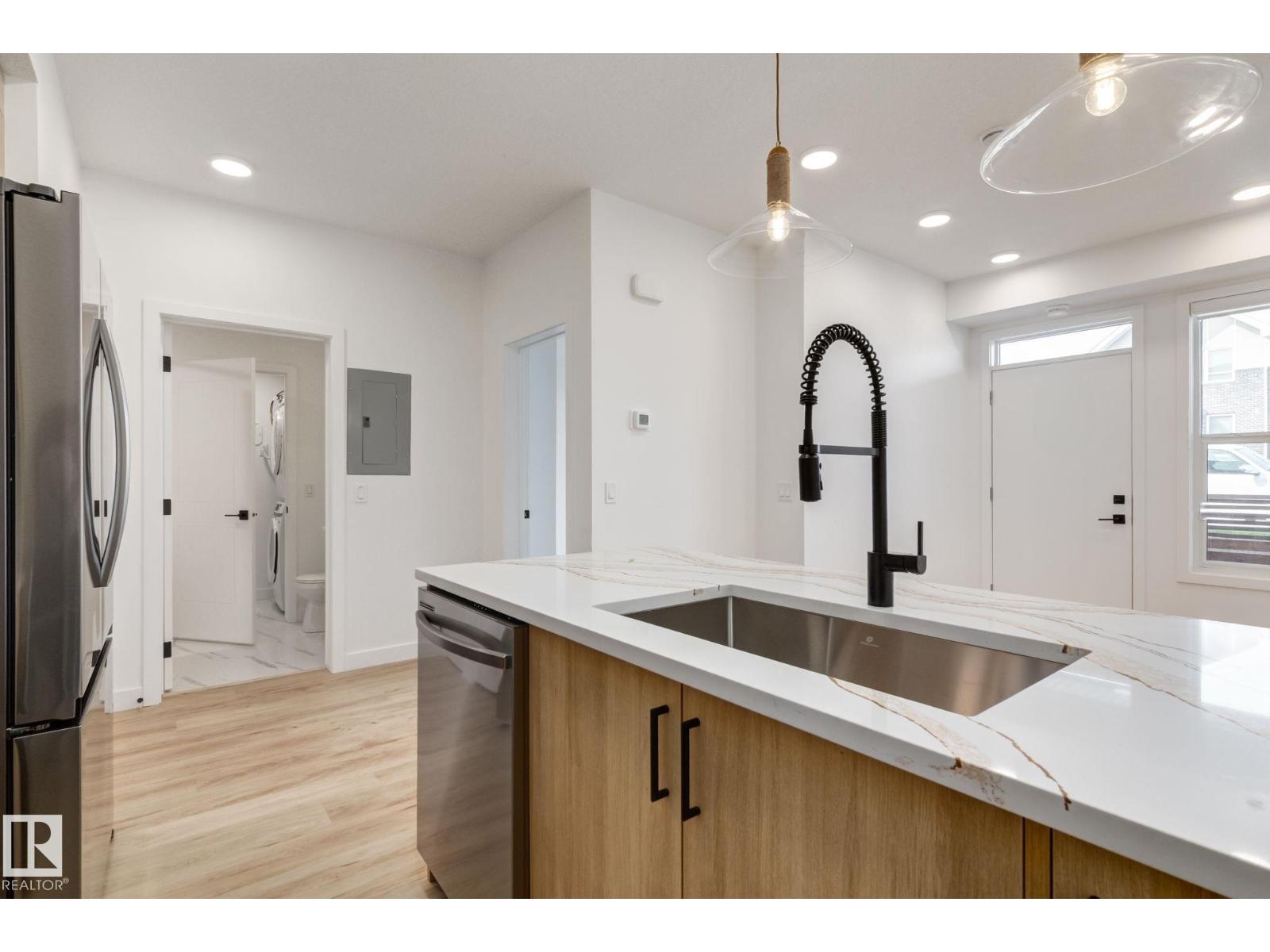 #1 16231 19 Av Sw Property Photo 20