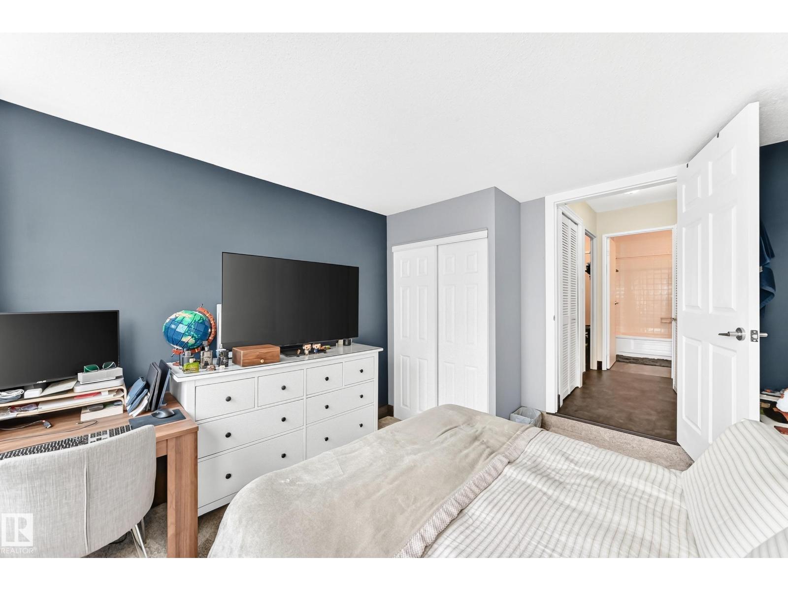#230 10160 114 St Nw Property Photo 11