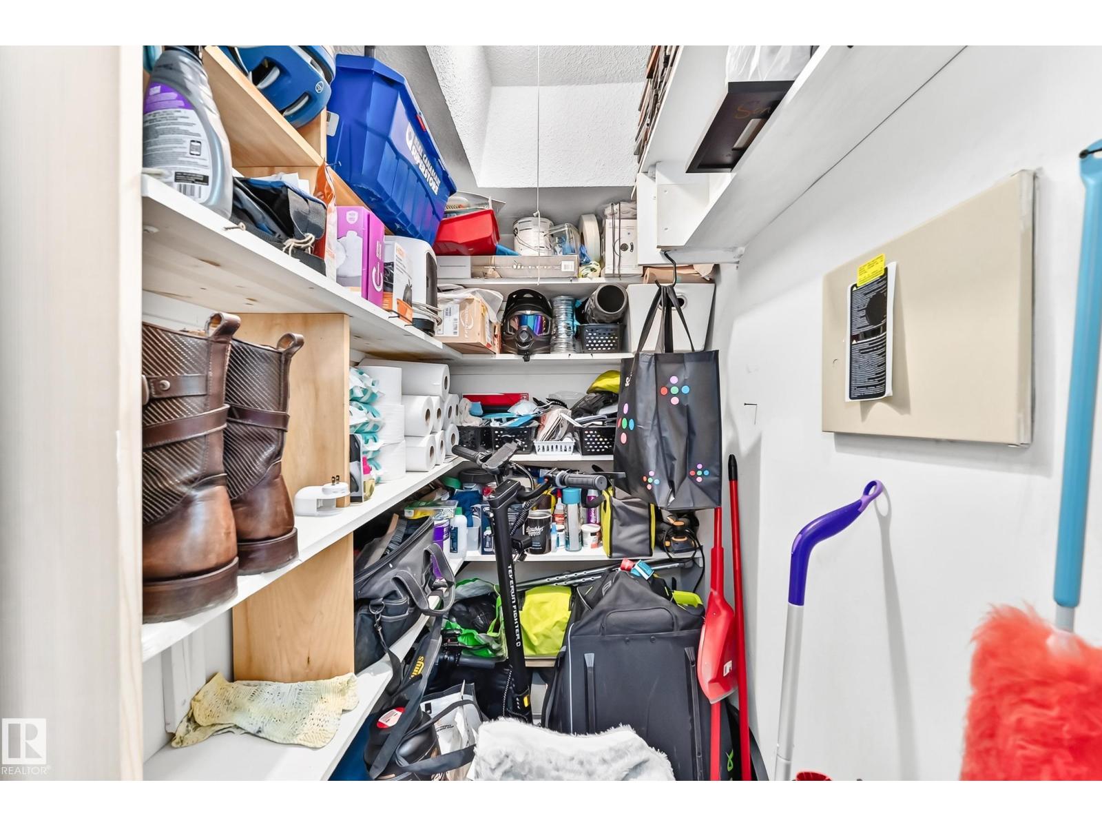 #230 10160 114 St Nw Property Photo 12
