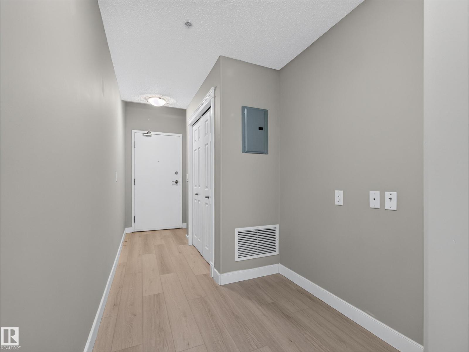 #1208 9939 109 St Nw Property Photo 6