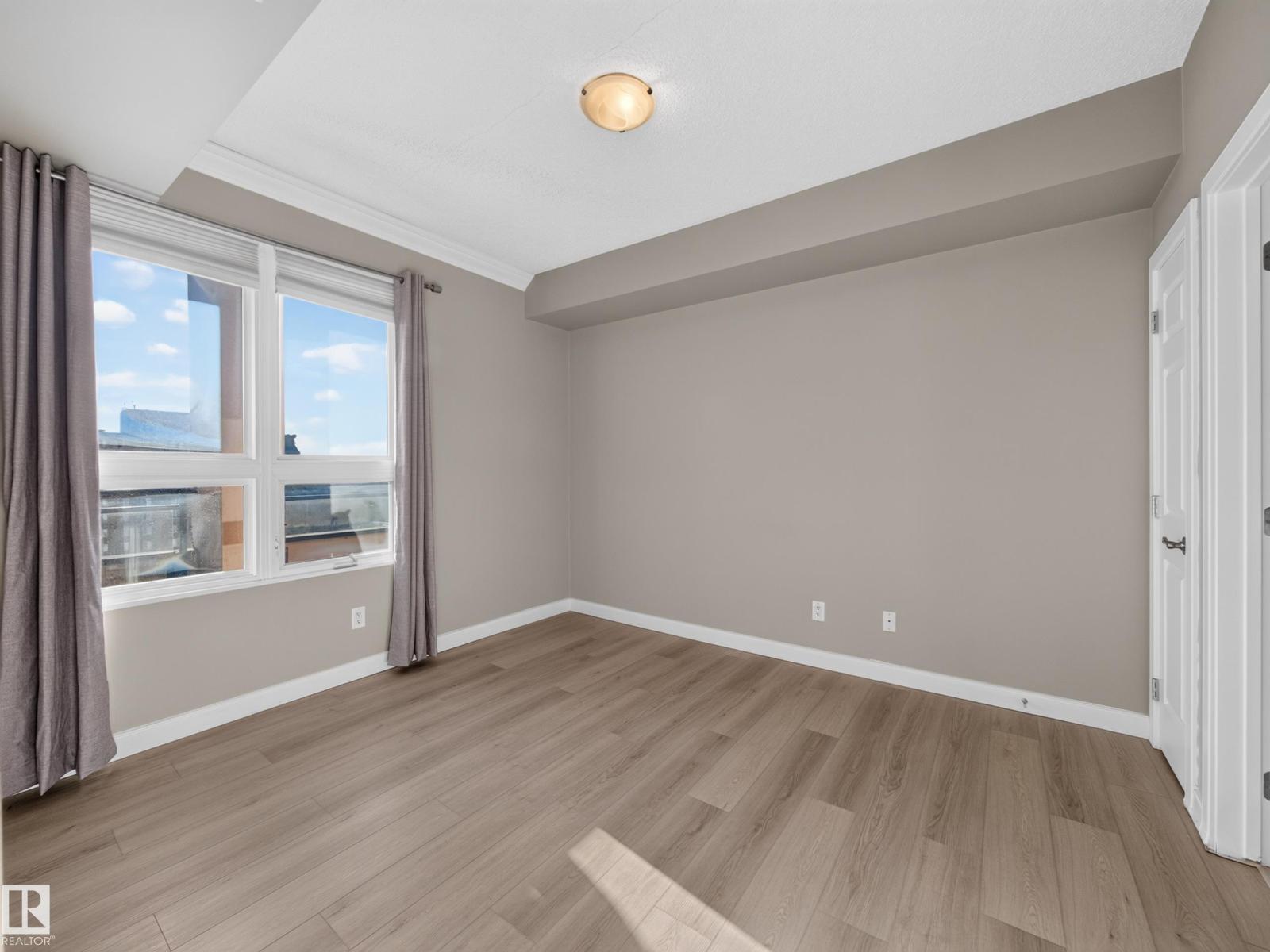 #1208 9939 109 St Nw Property Photo 12