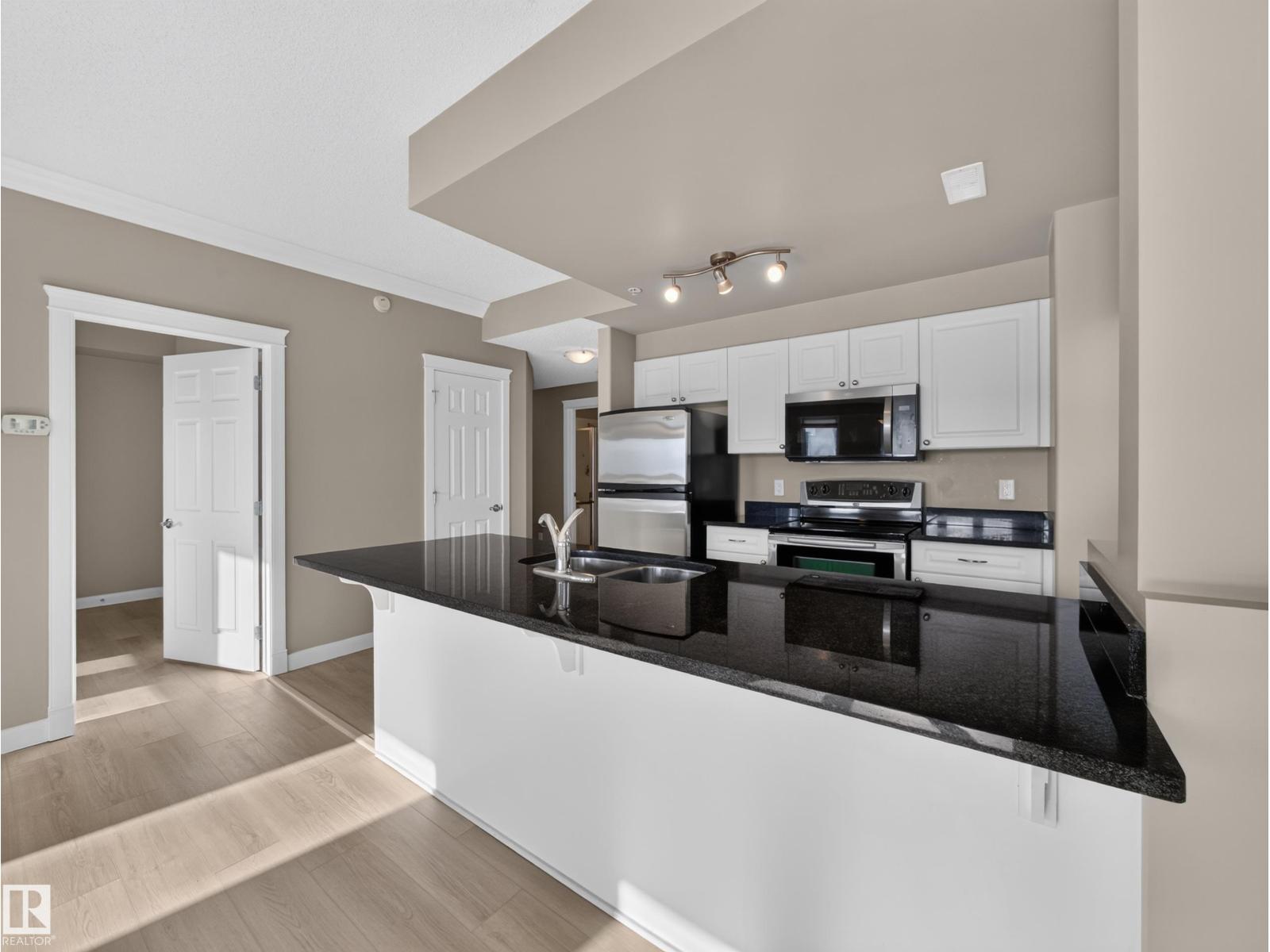 #1208 9939 109 St Nw Property Photo 19