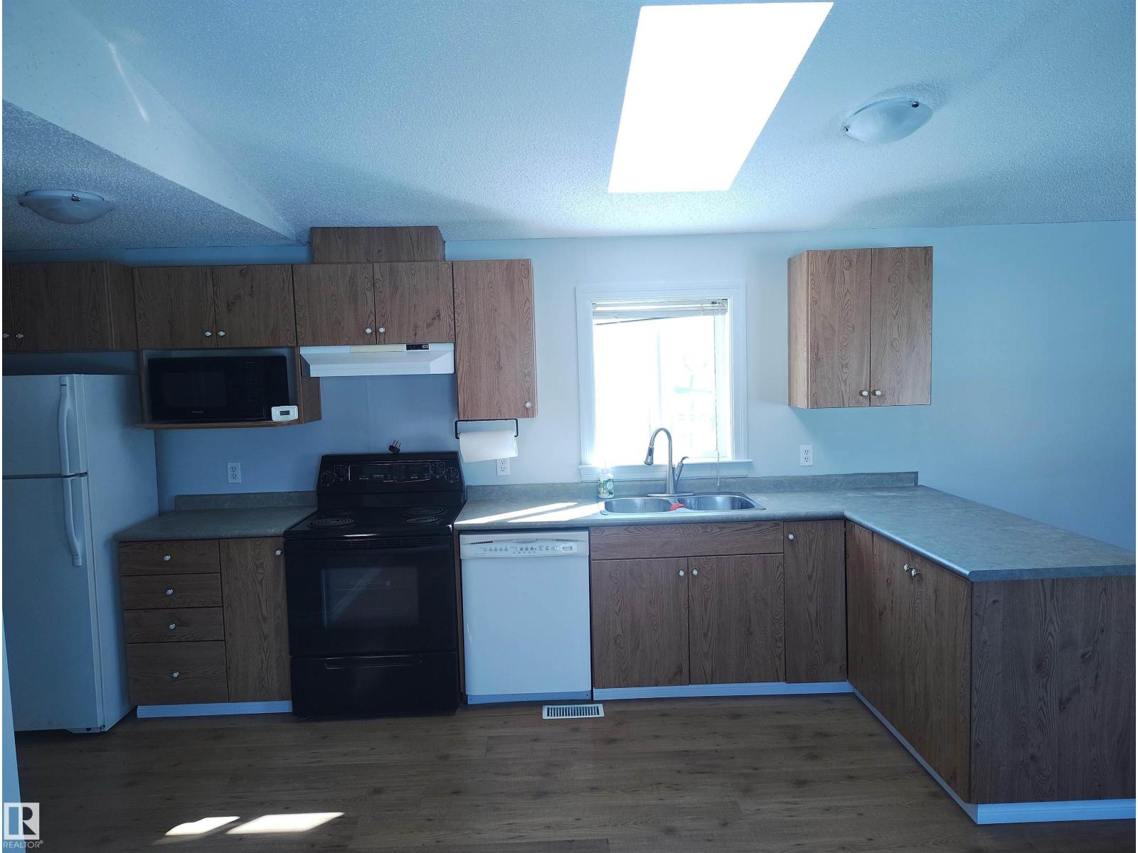 42 Midland Road Property Photo 9