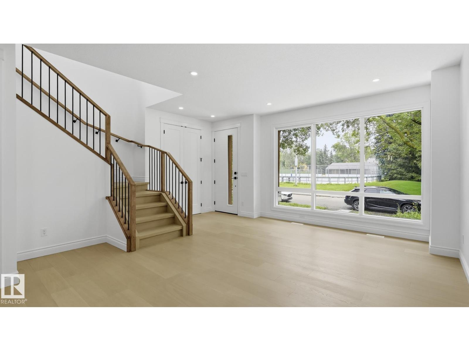 9226 94 St Nw Property Photo 4