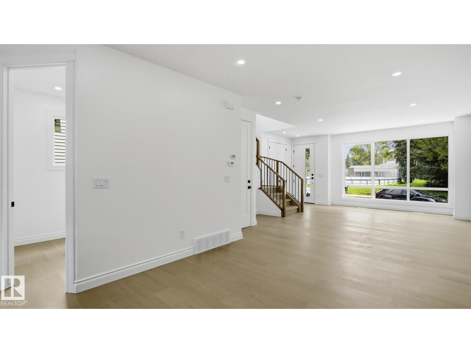 9226 94 St Nw Property Photo 7