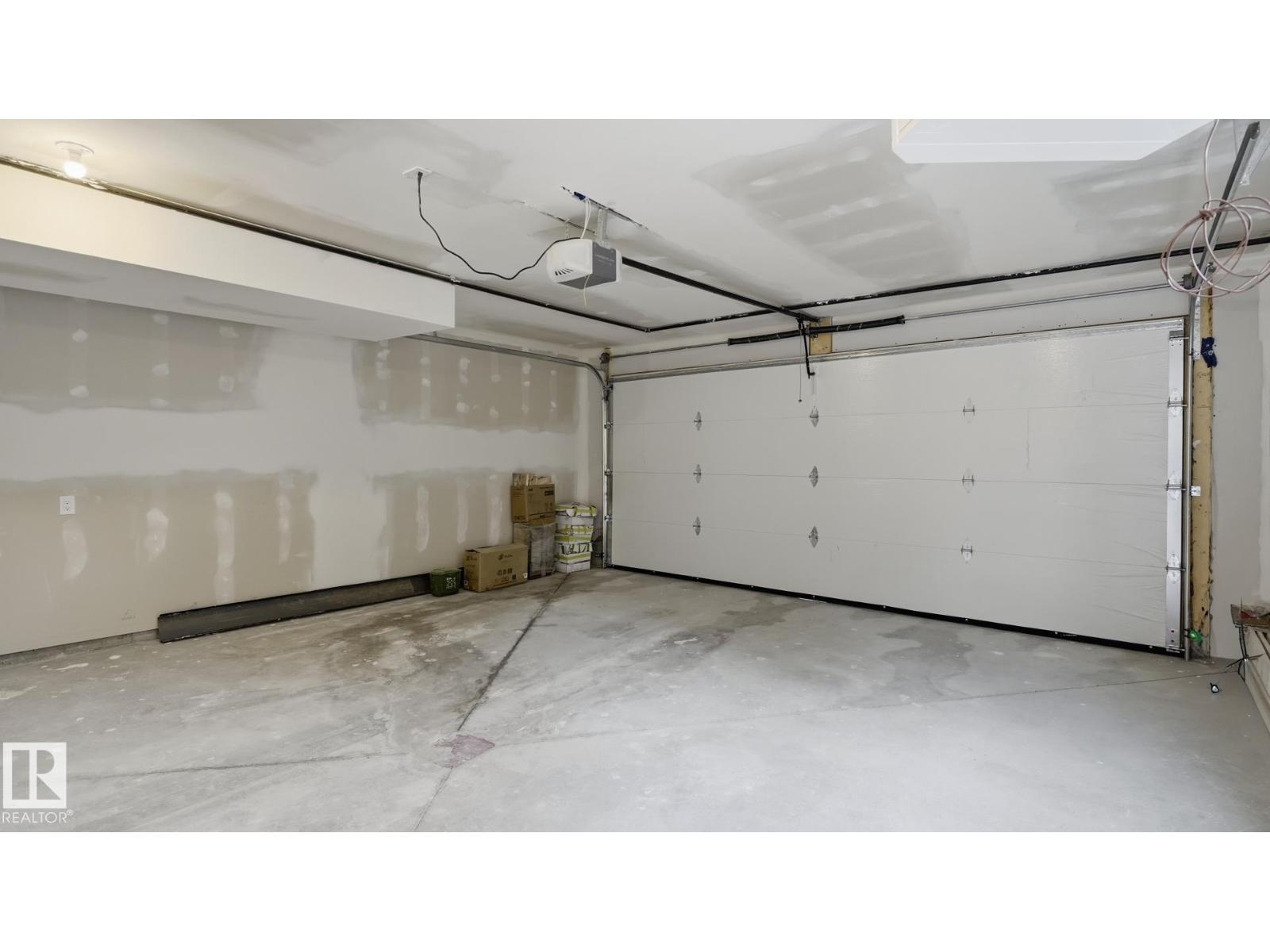 9226 94 St Nw Property Photo 41