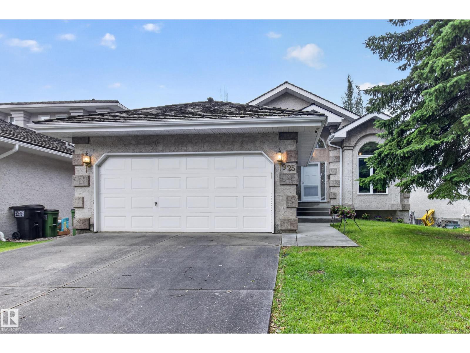 925 BURROWS CR NW Property Photo 1