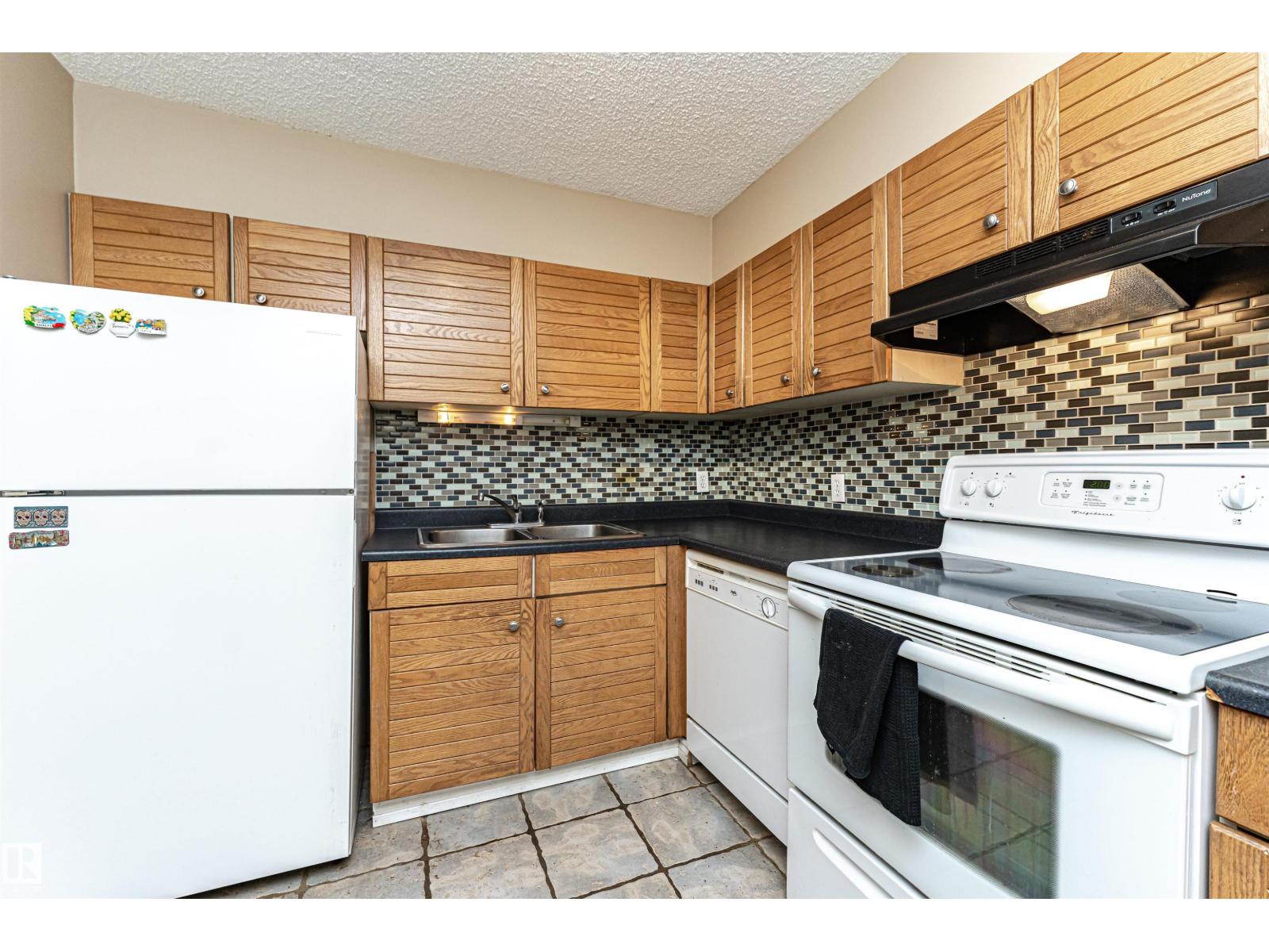 #1102 10149 Saskatchewan Dr Nw Property Photo 12