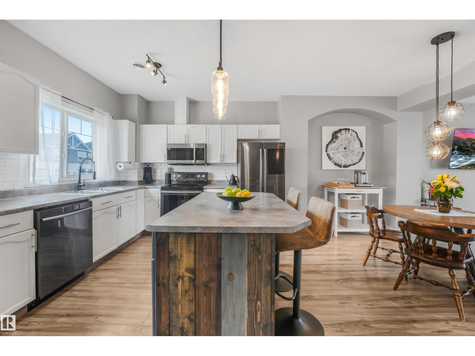 #33 3010 33 Av Nw Property Photo 1