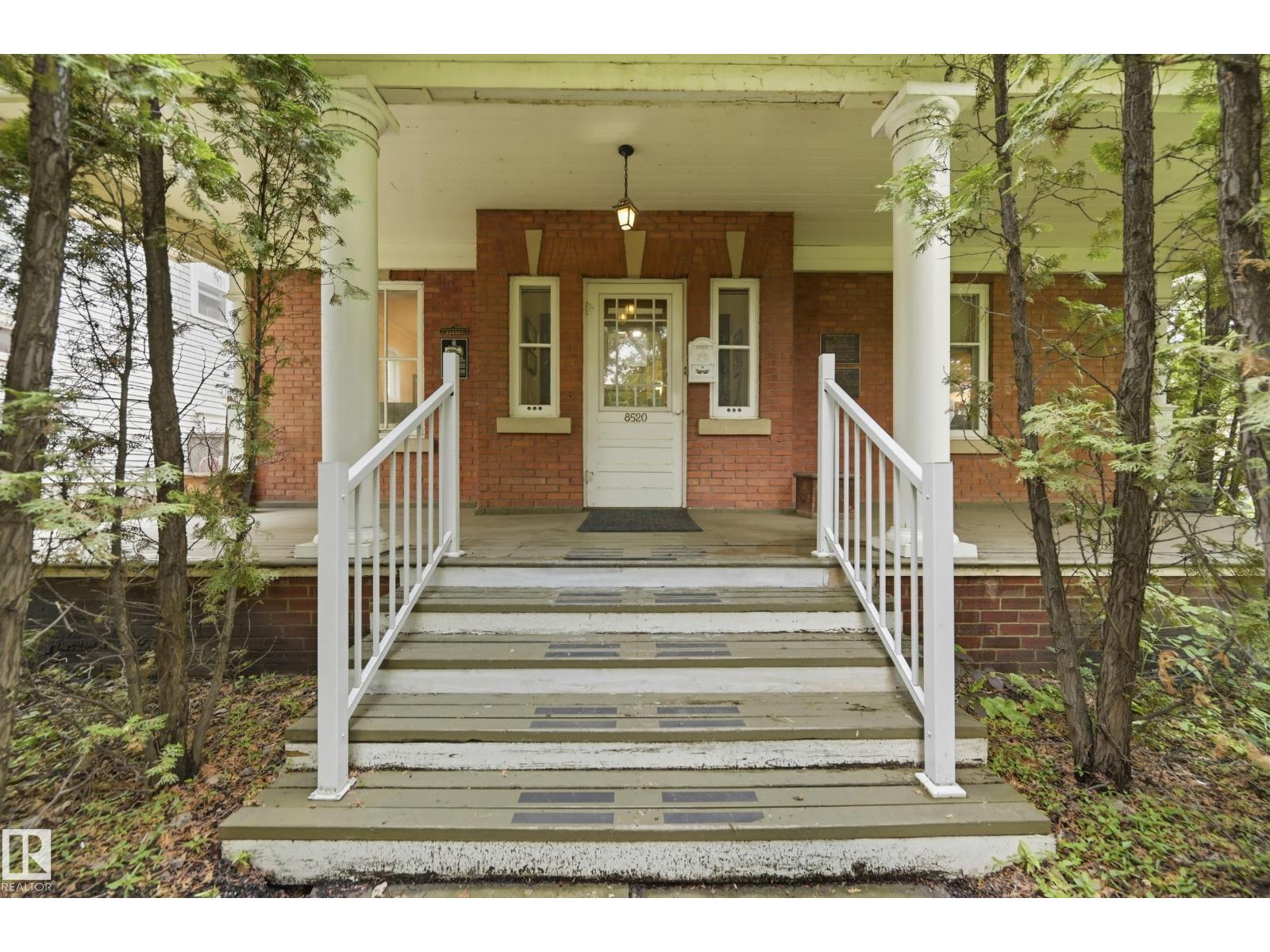 8520 104 St Nw Property Photo 3