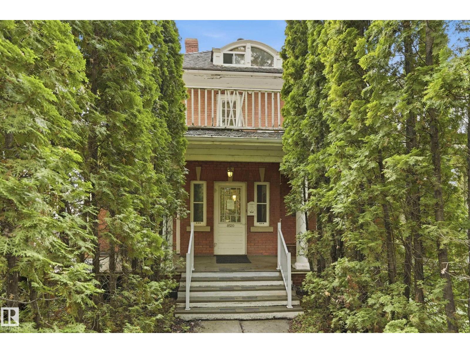 8520 104 St Nw Property Photo 4