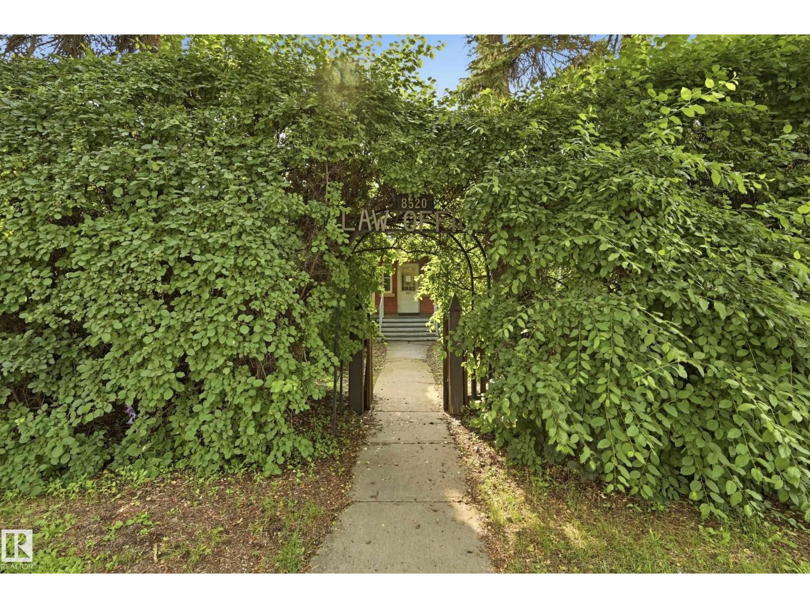8520 104 St Nw Property Photo 6
