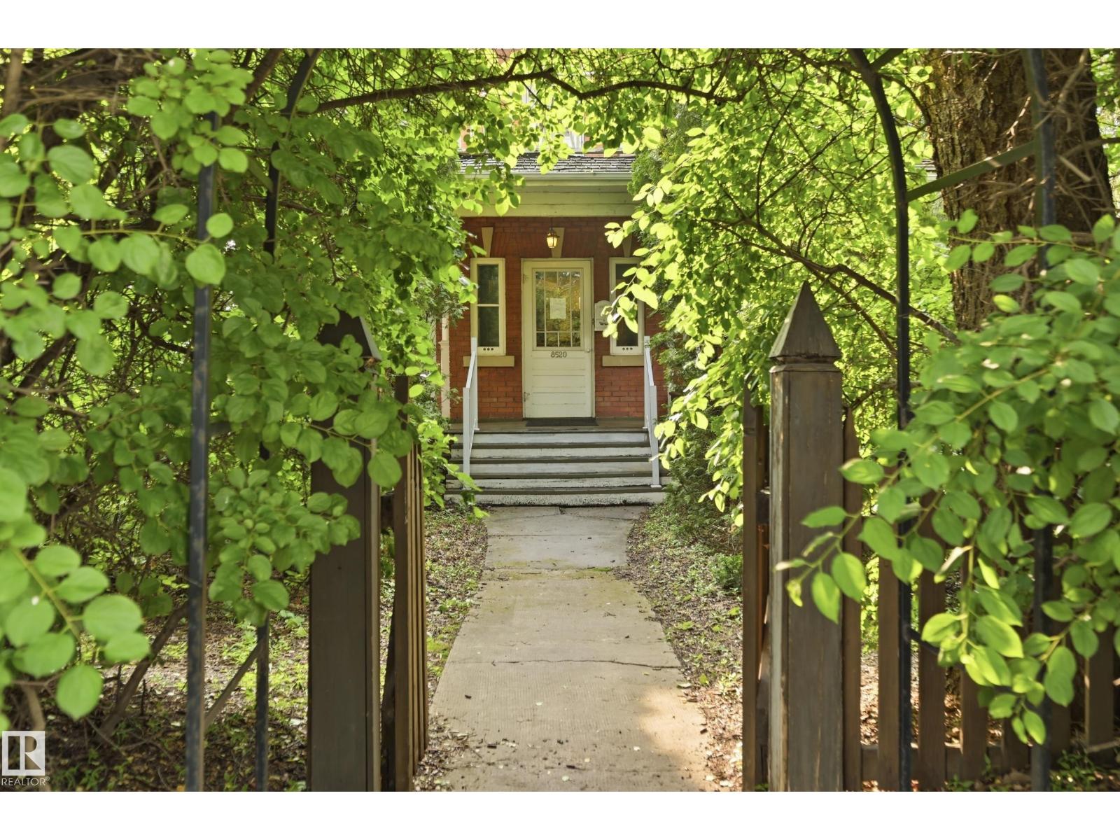 8520 104 St Nw Property Photo 8