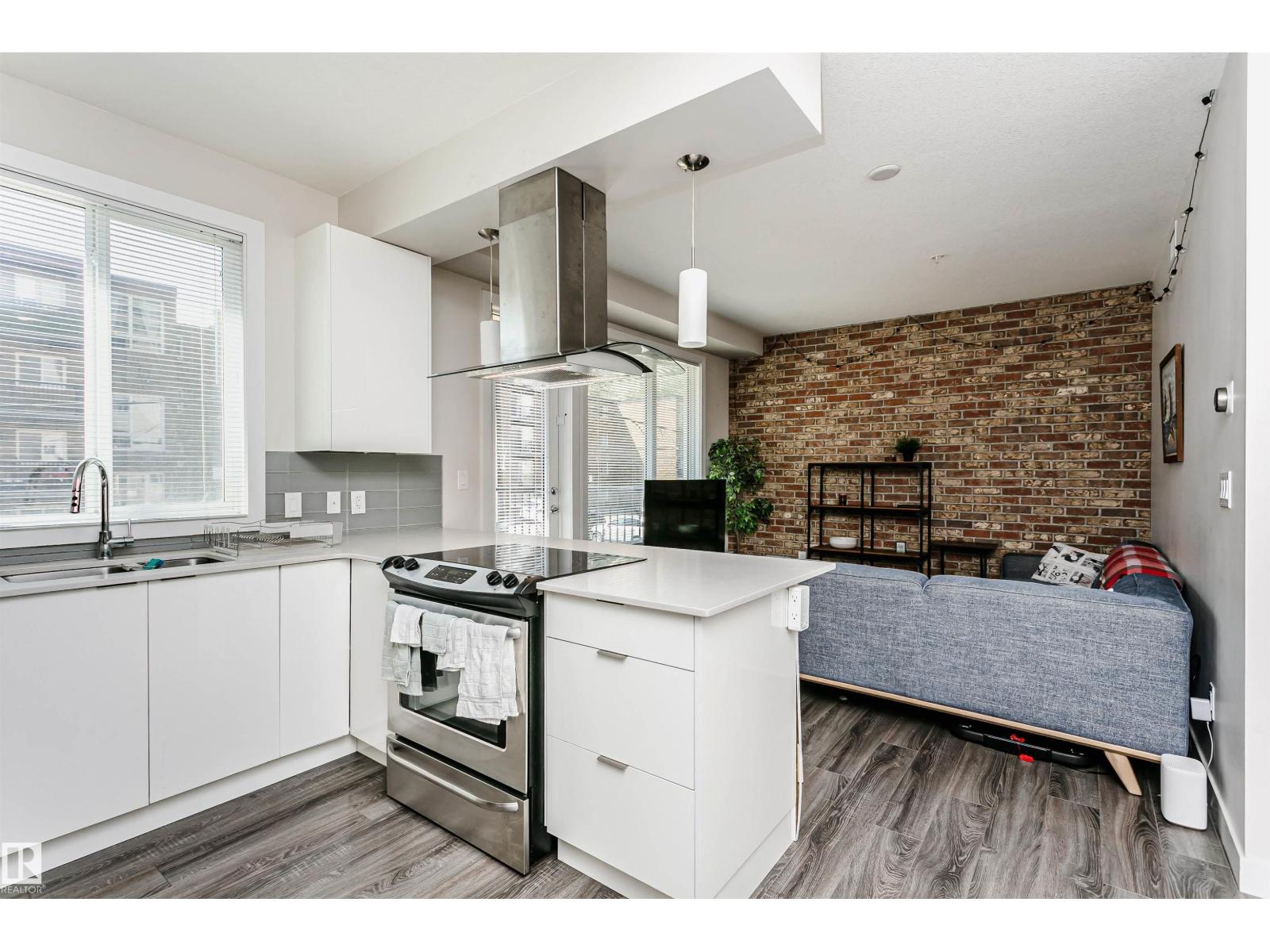 #208 9907 91 Av Nw Property Photo 13