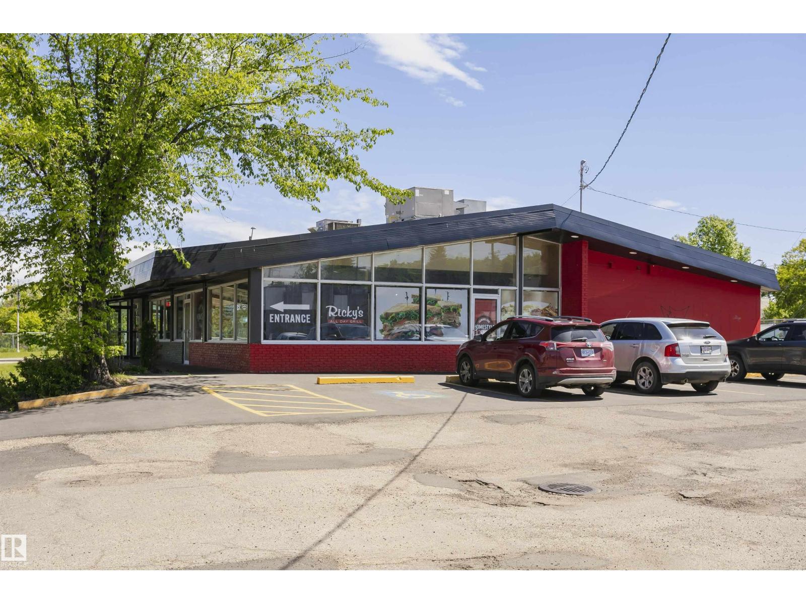 #208 9907 91 Av Nw Property Photo 45