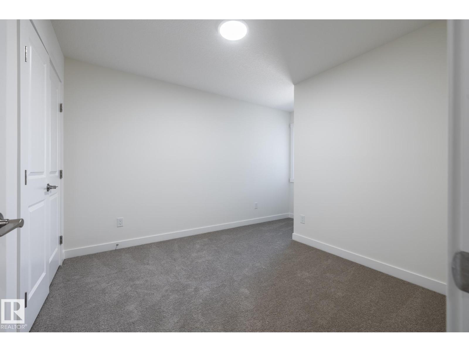 #24 7020 Keswick Cm Sw Property Photo 11