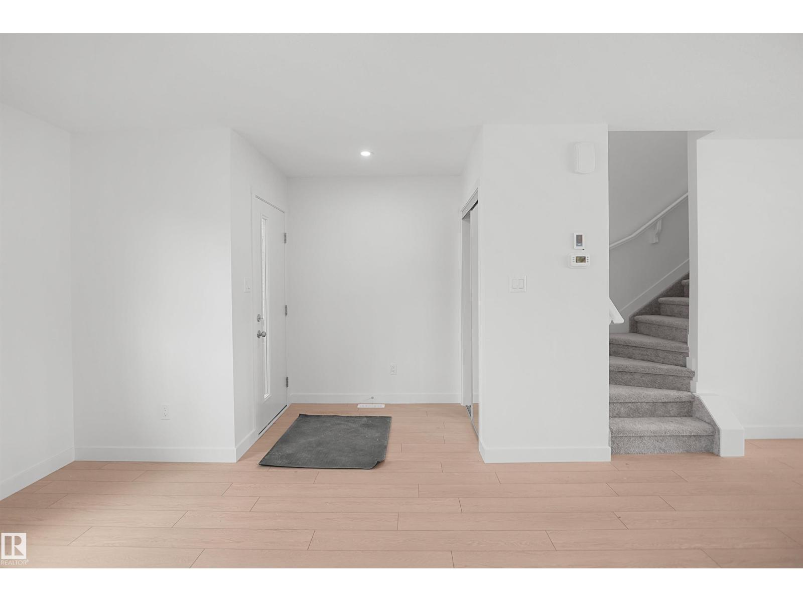 18831 29 Av Nw Property Photo 3