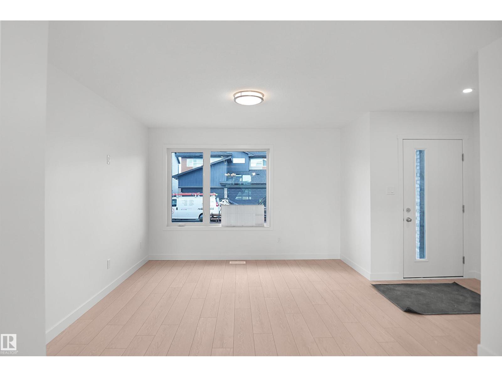 18831 29 Av Nw Property Photo 5