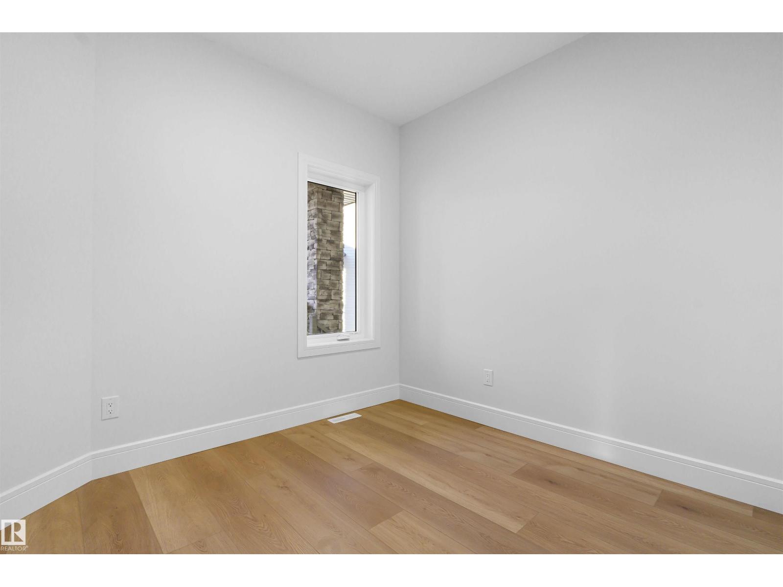 6363 17 St Property Photo 2