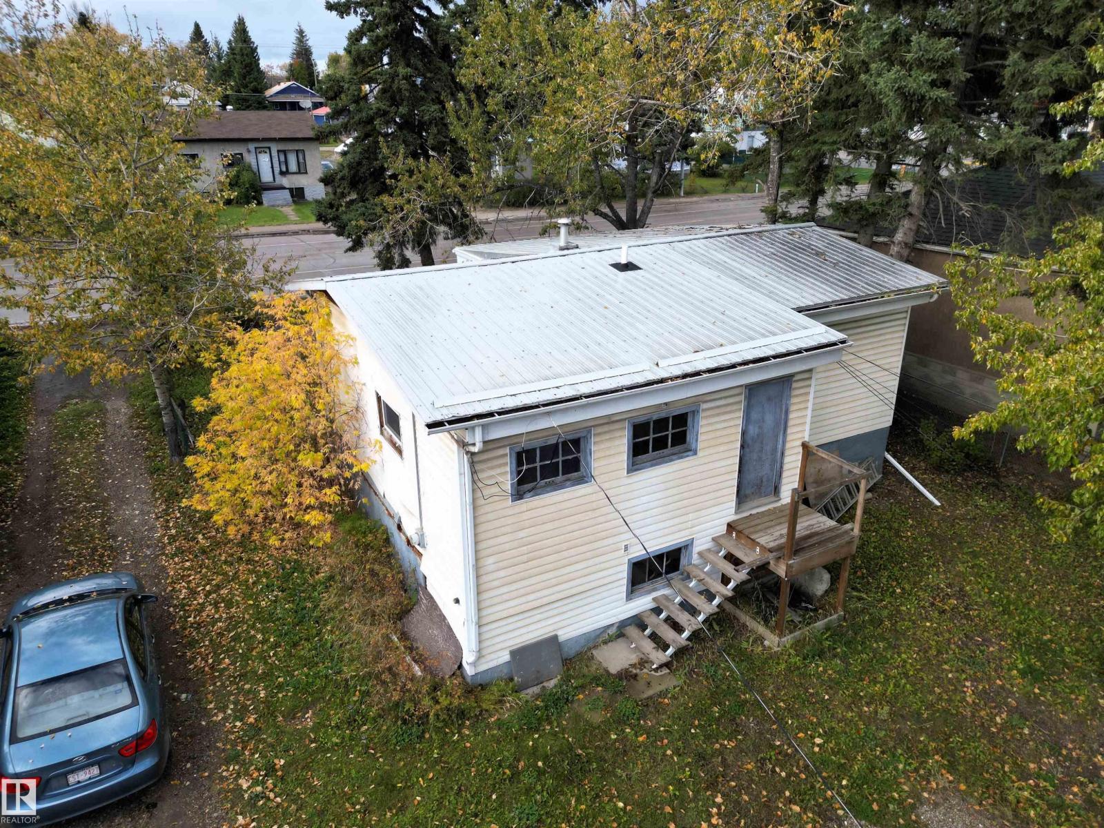 4615 4 Avenue Property Photo 2