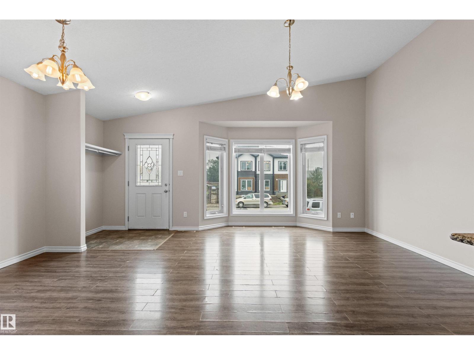 10634 155 St Nw Property Photo 7
