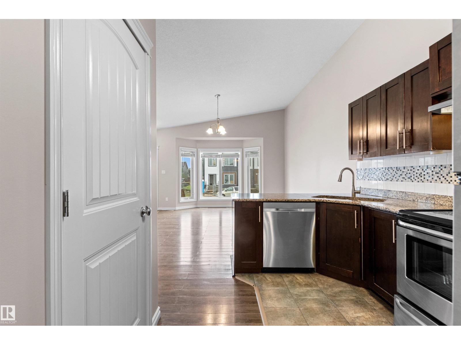 10634 155 St Nw Property Photo 15