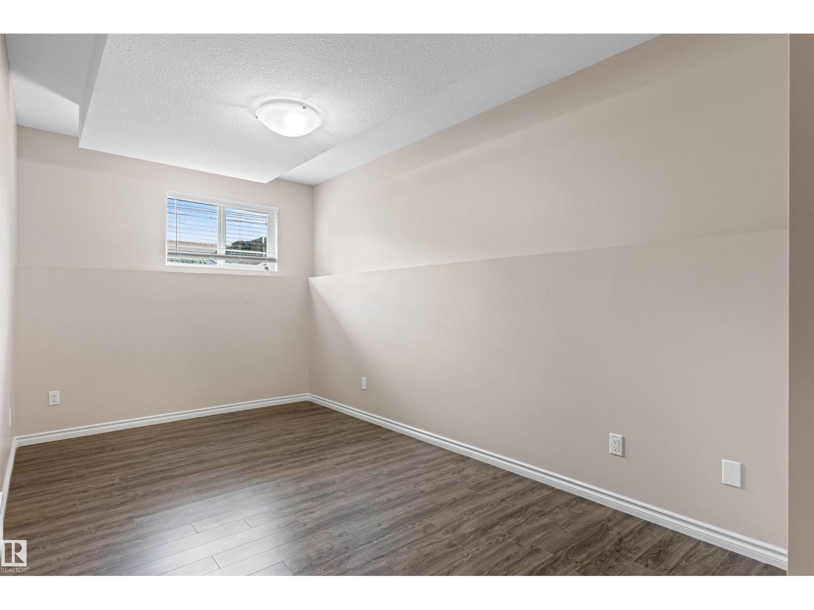 10634 155 St Nw Property Photo 37