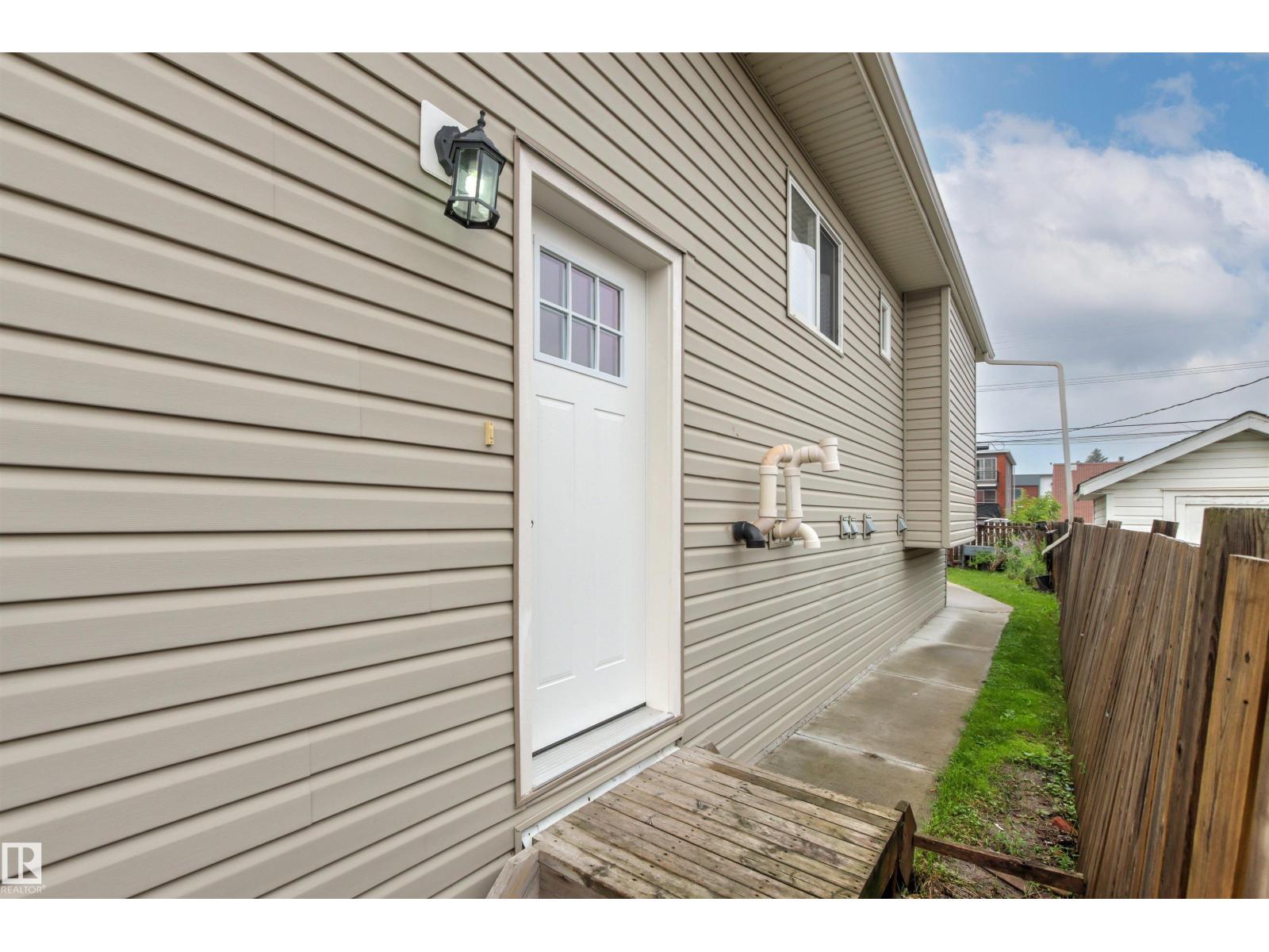 10634 155 St Nw Property Photo 40
