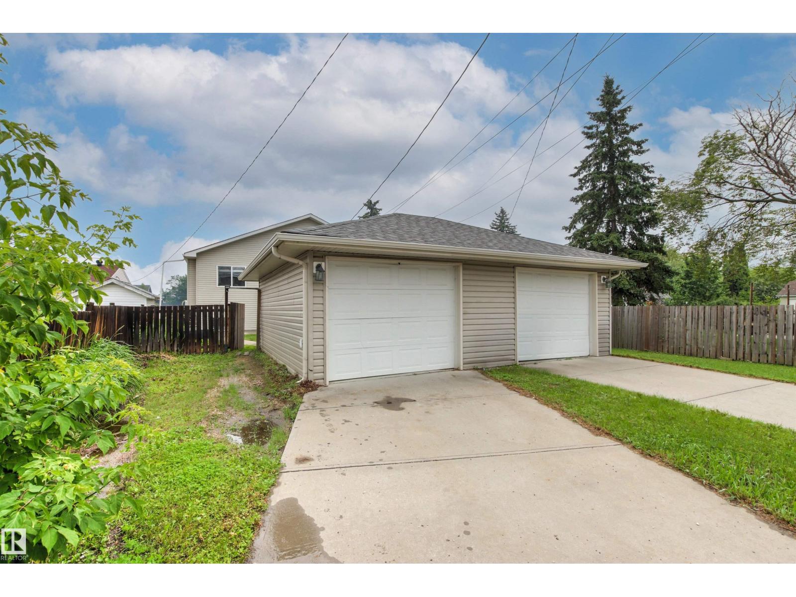 10634 155 St Nw Property Photo 44
