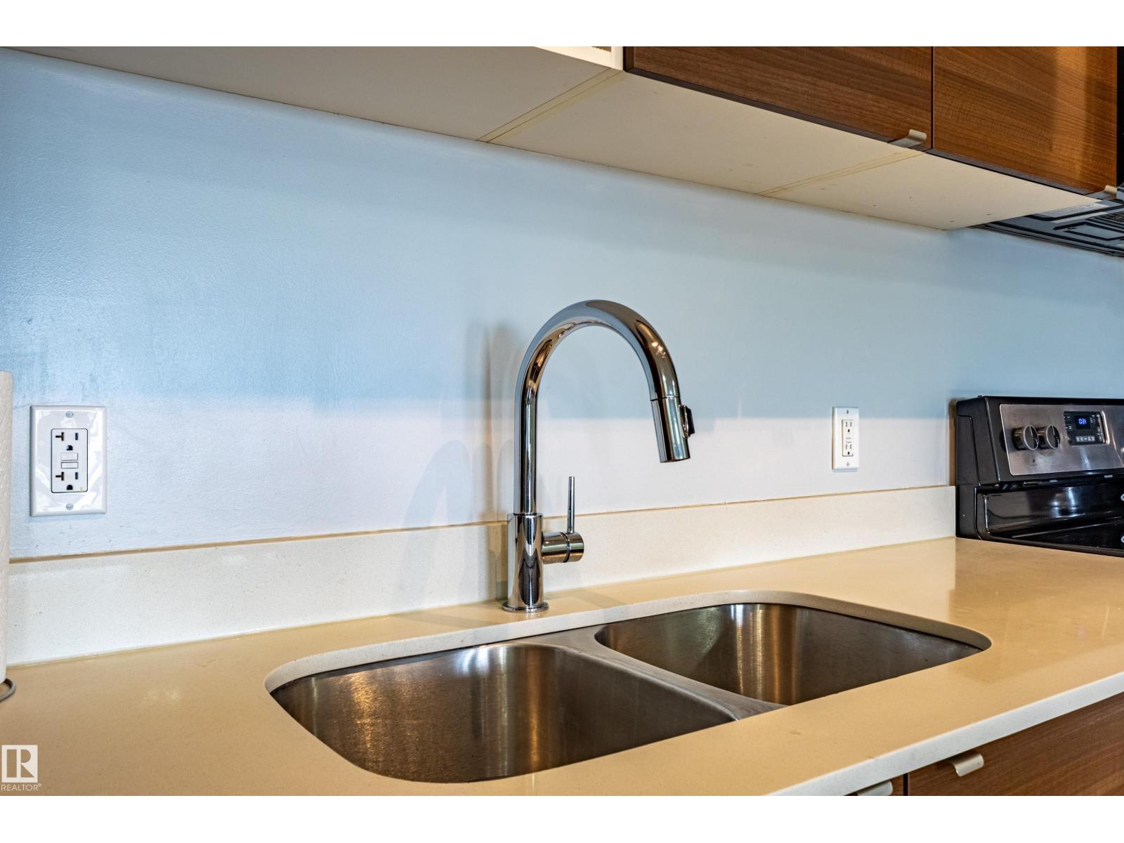 #407 9523 160 Av Nw Property Photo 6
