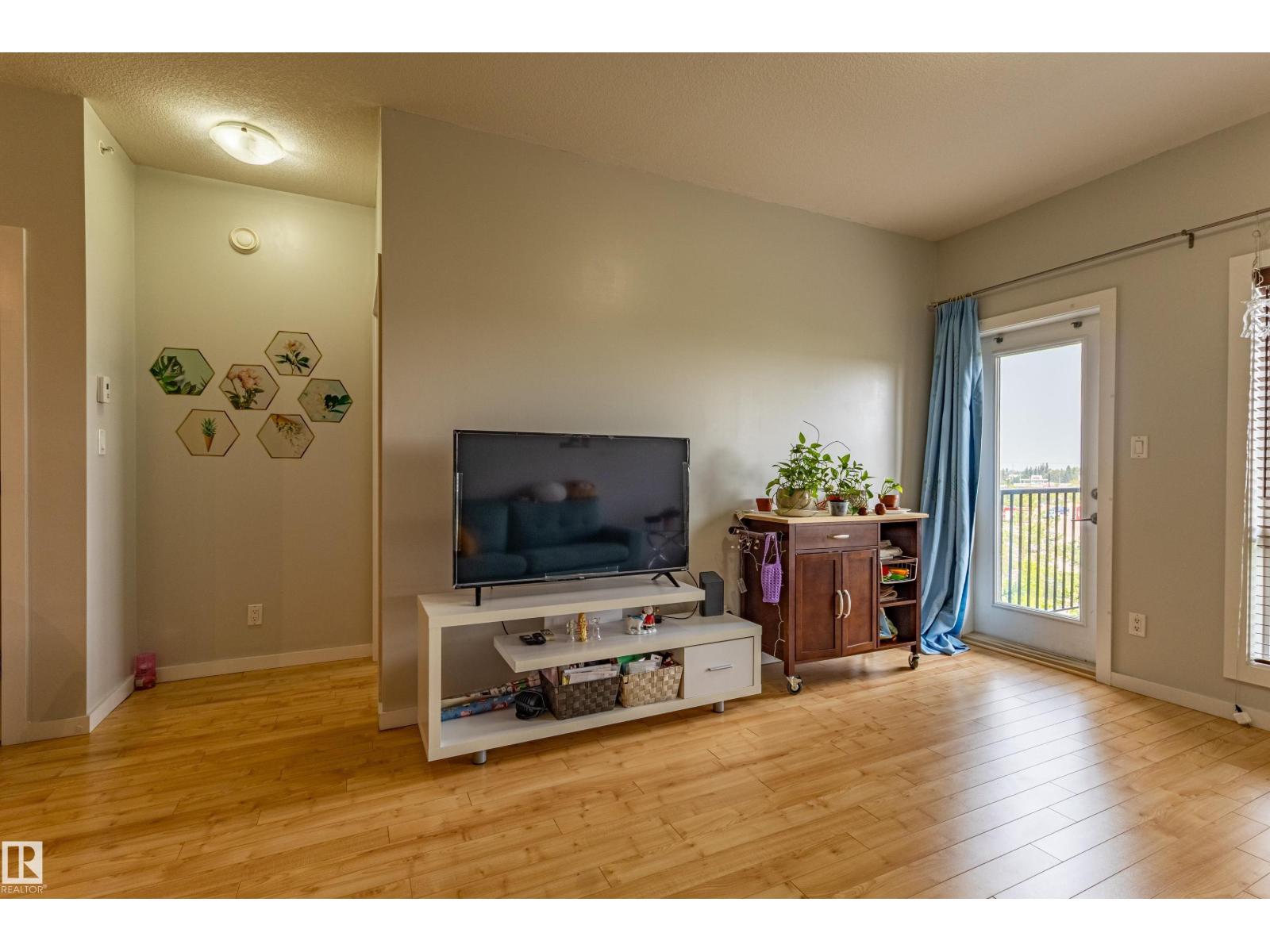 #407 9523 160 Av Nw Property Photo 12