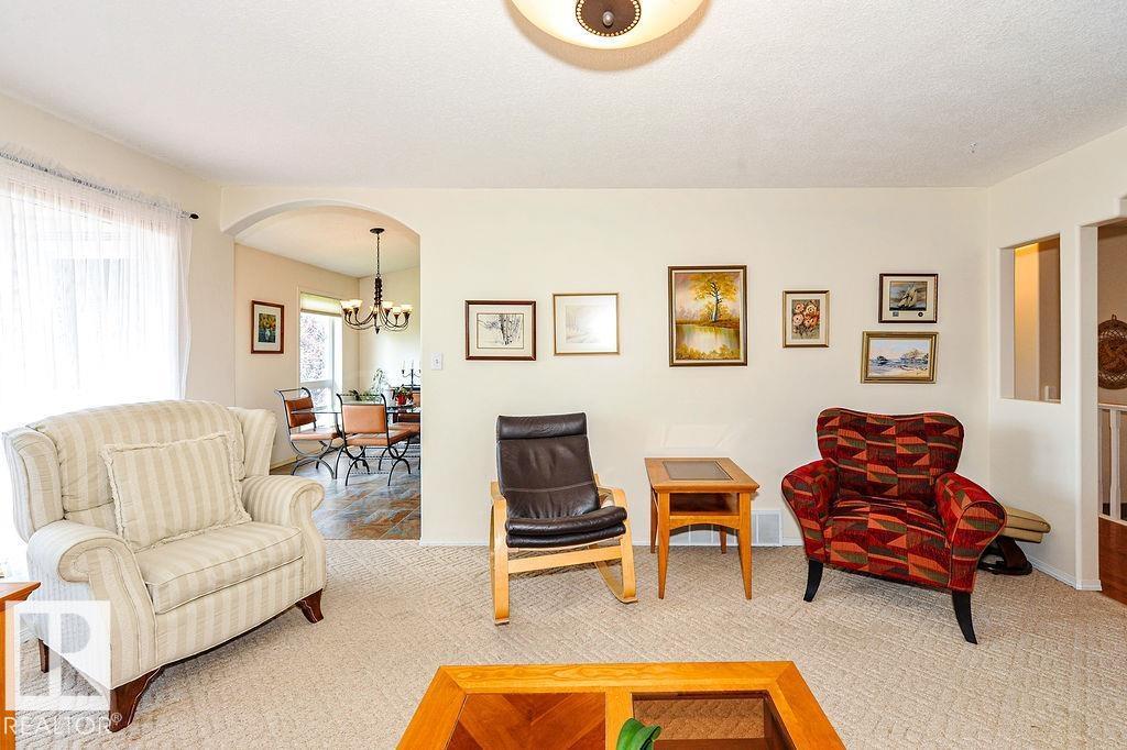 4720 51 St Property Photo 5