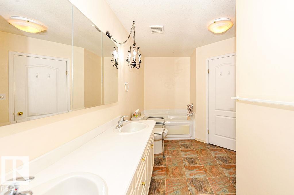 4720 51 St Property Photo 22