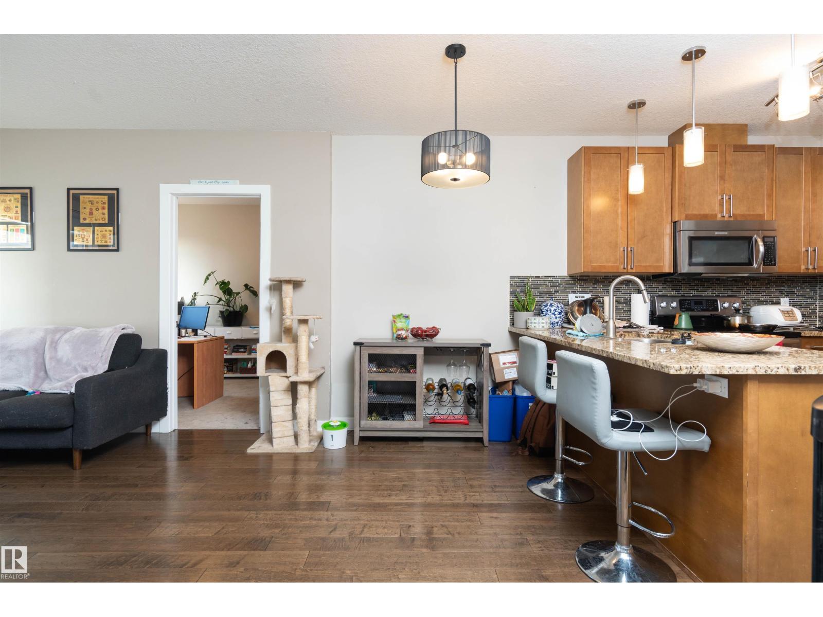 #610 5151 Windermere Bv Sw Property Photo 12