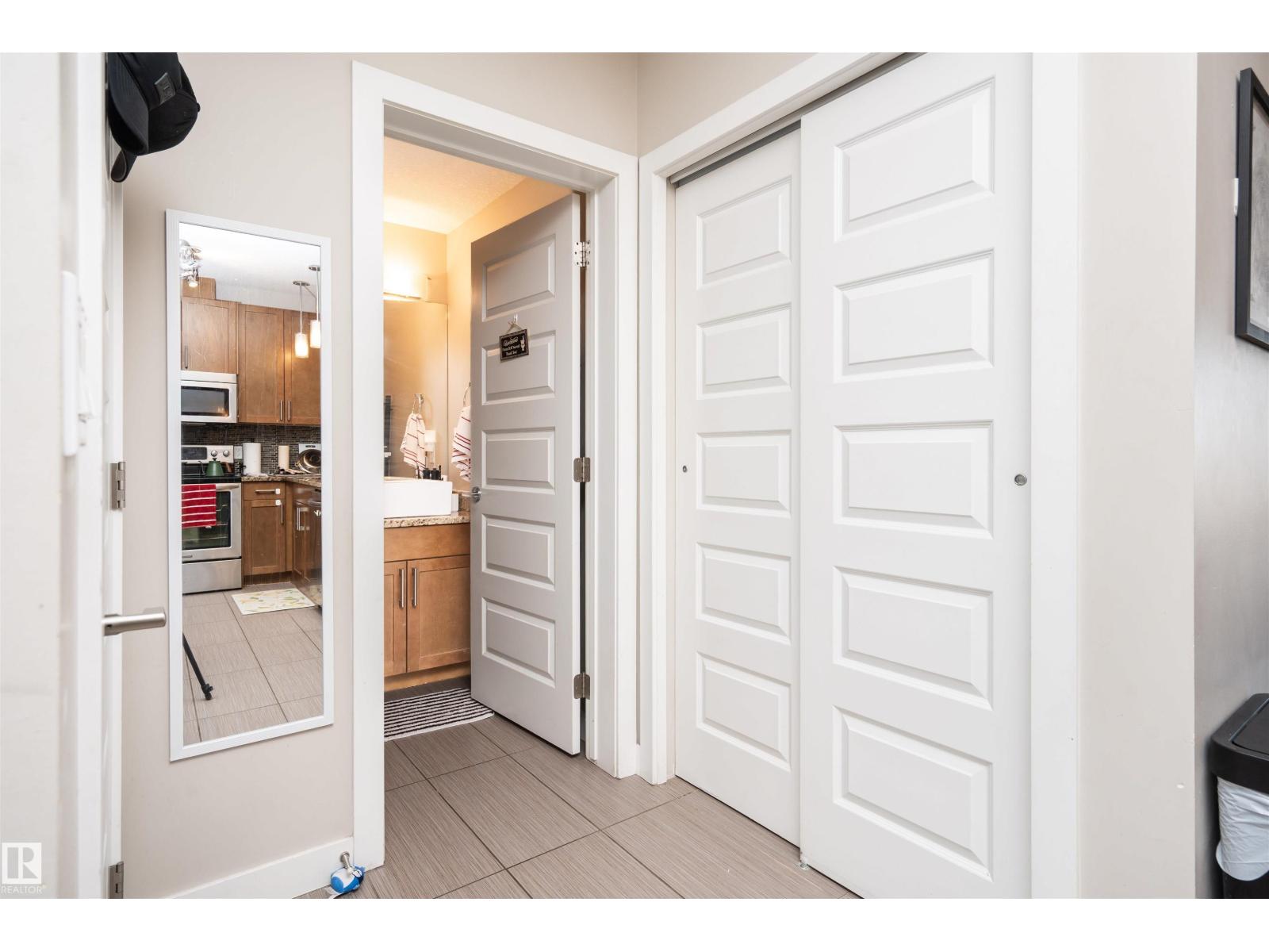 #610 5151 Windermere Bv Sw Property Photo 21