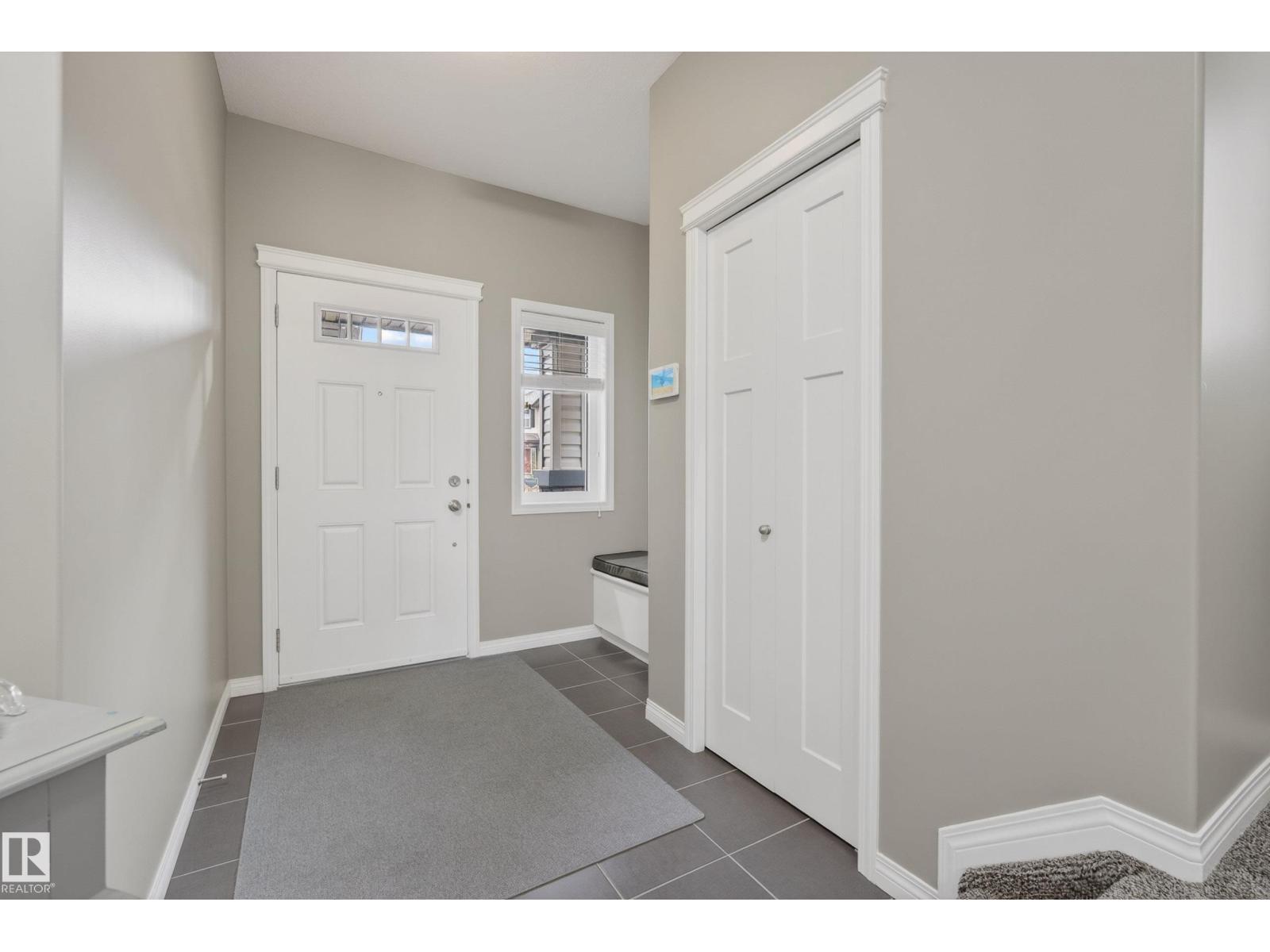 2110 53 St Sw Property Photo 6