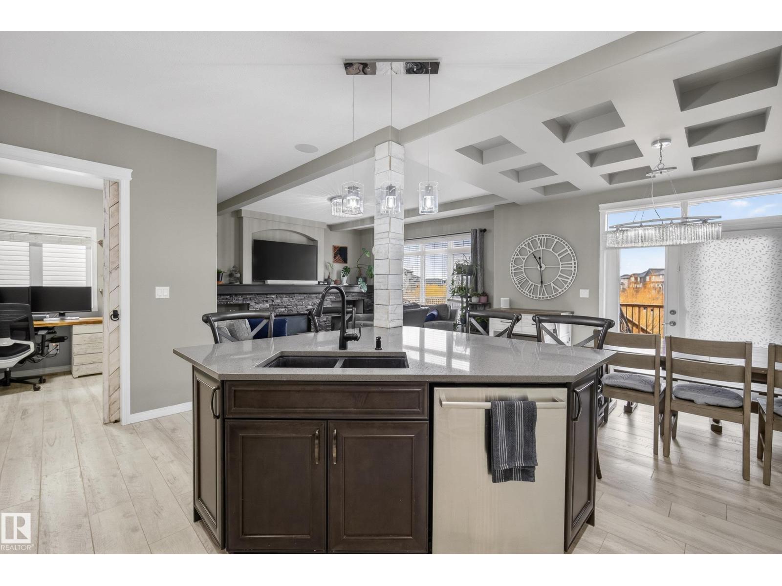 2110 53 St Sw Property Photo 14