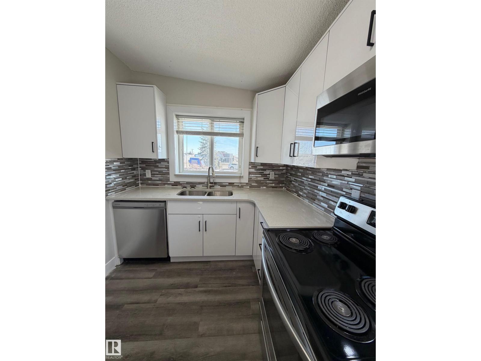 7604 7606 75 St Nw Property Photo 5